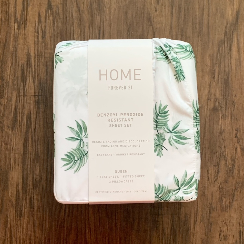 Forever 21 Benzoyl Peroxide Resistant Queen size sheet set